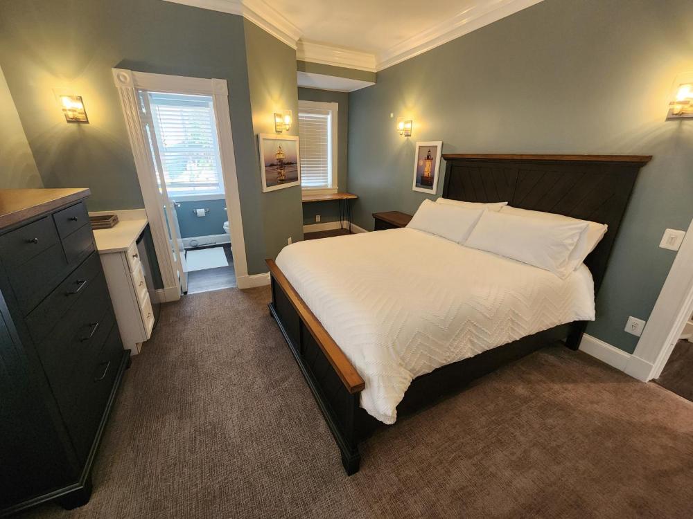 Queen Suite interior