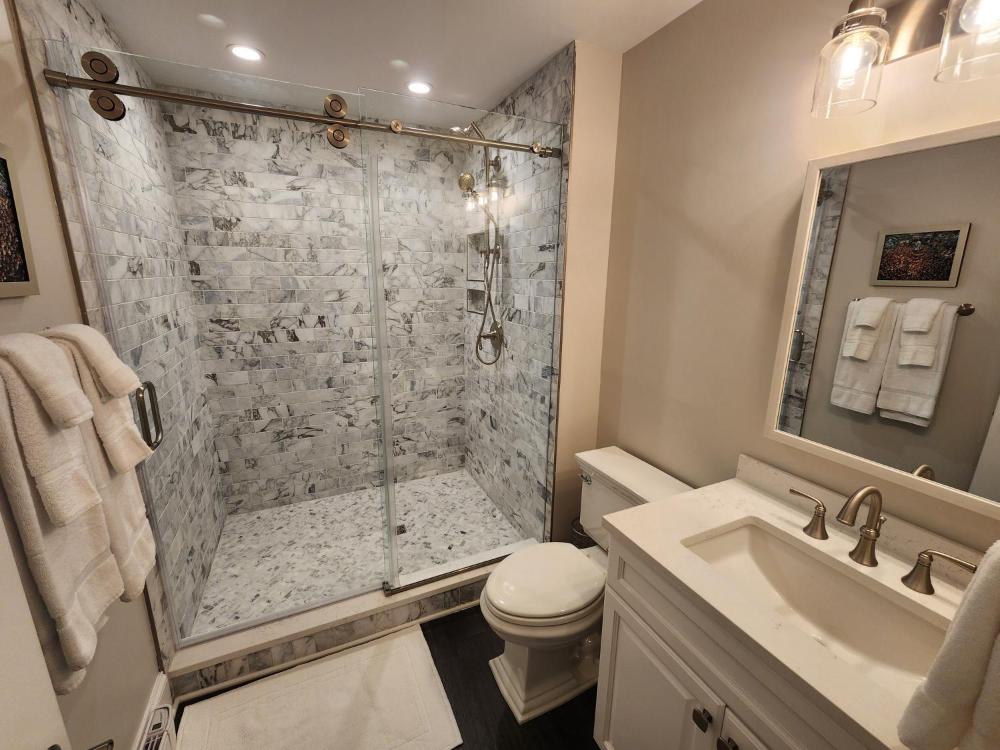 Deluxe Double Room with Bath interior